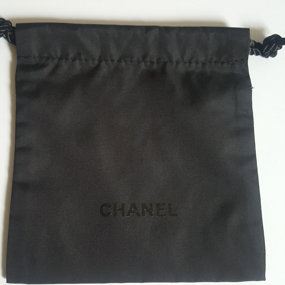 S*O*L*D 💕Chanel "empty" Box & Small drawstring💕 - Picture 3 of 3